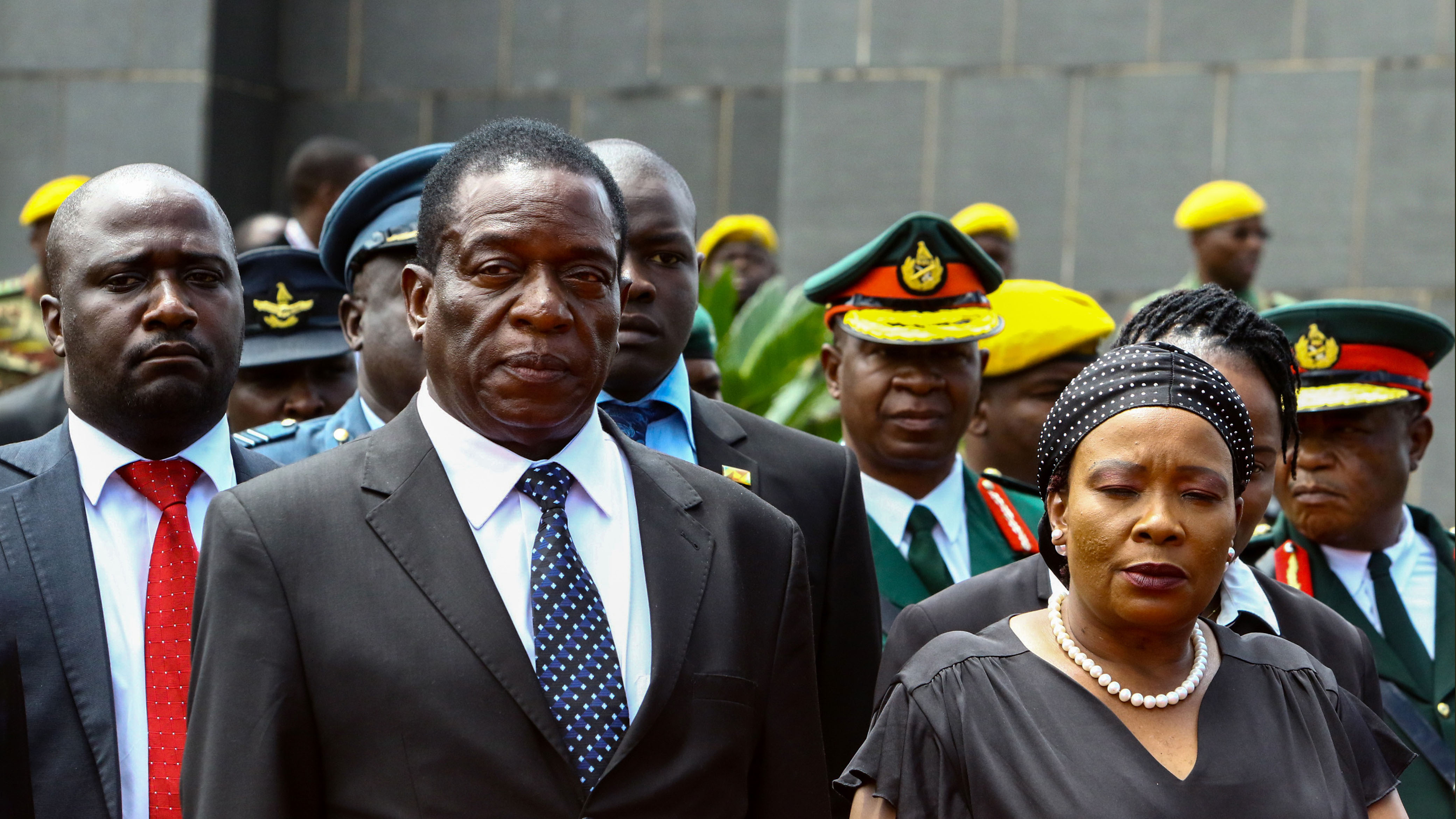 Who&rsquo;s Running the Show in Zimbabwe?